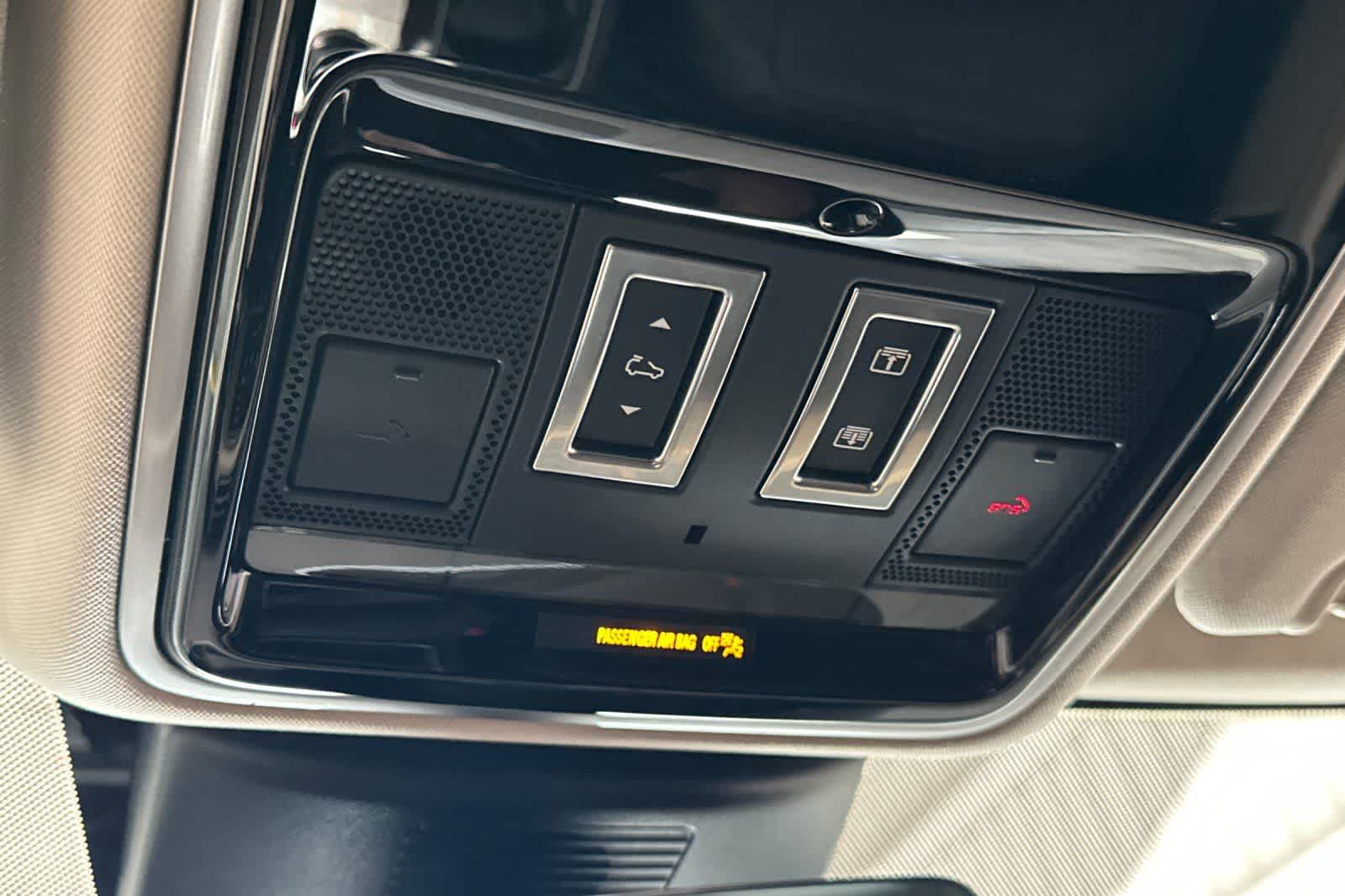 Thumbnail: 2020 Land Rover Range Rover - 29