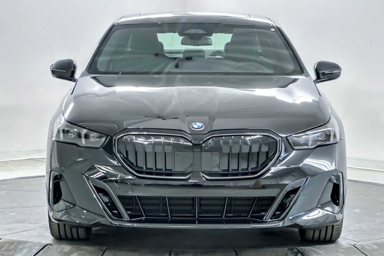 Thumbnail: 2026 BMW 5 Series - 10