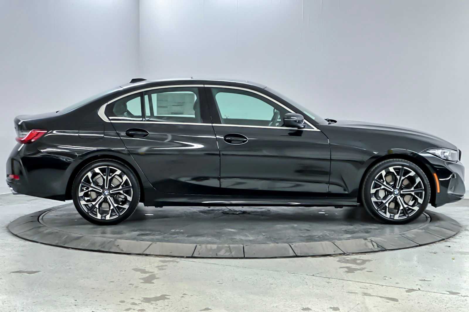 Thumbnail: 2026 BMW 3 Series - 8