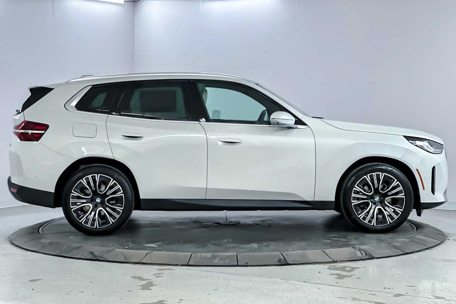 Thumbnail: 2026 BMW X3 - 8