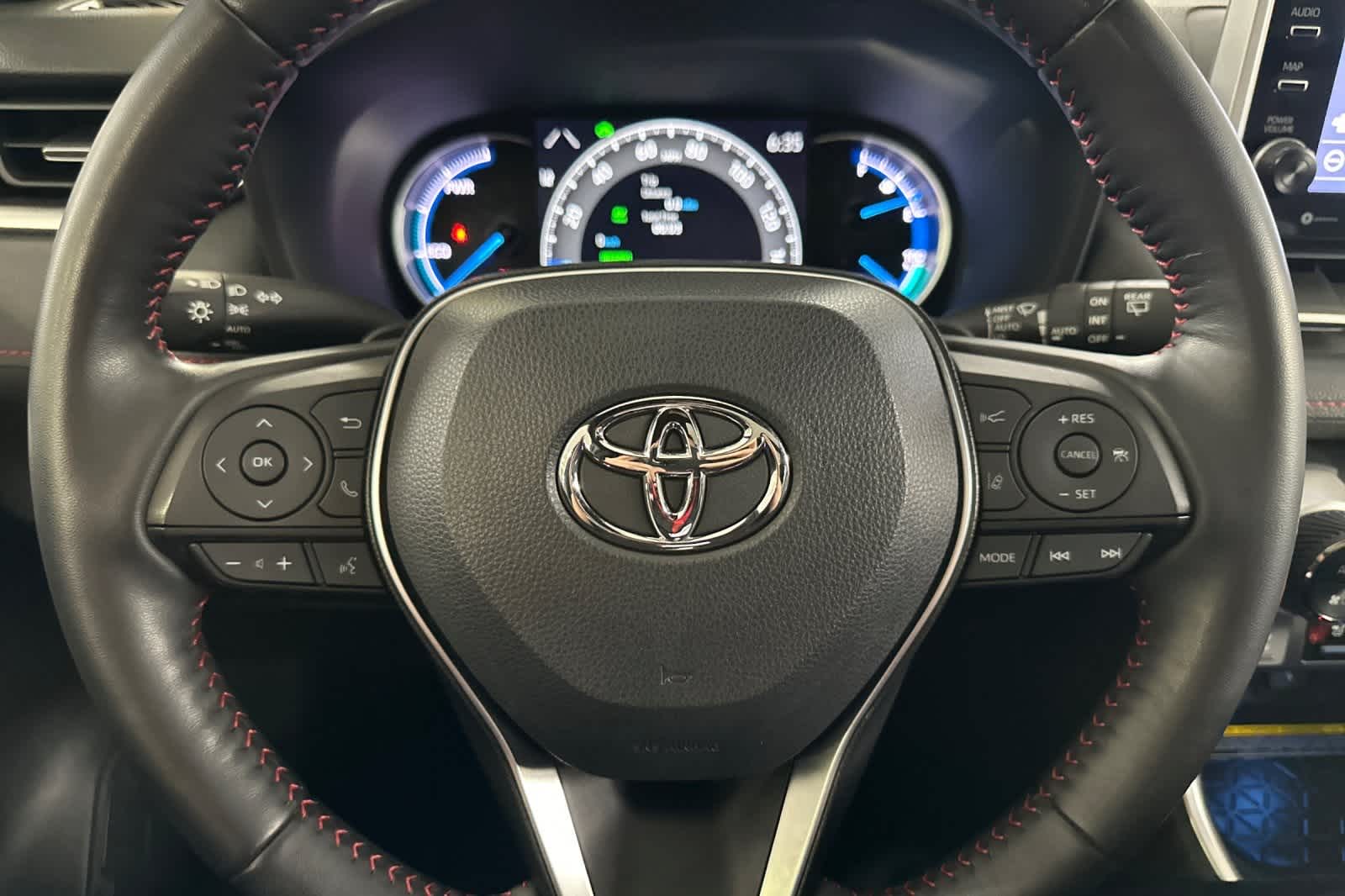 Thumbnail: 2021 Toyota RAV4 - 24