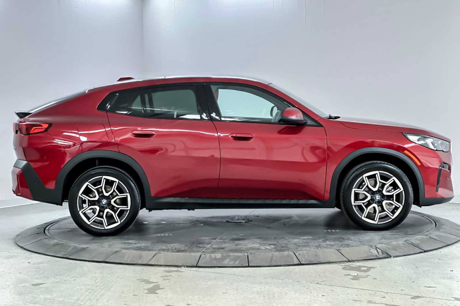 Thumbnail: 2025 BMW X2 - 8