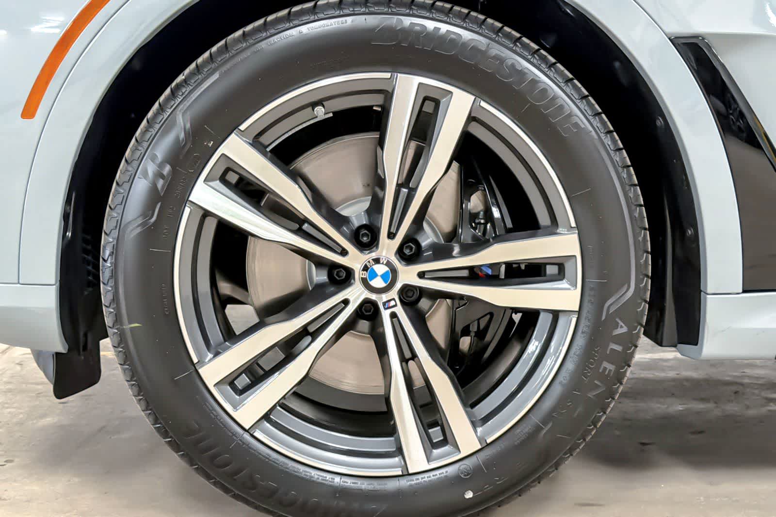 Thumbnail: 2026 BMW X7 - 25