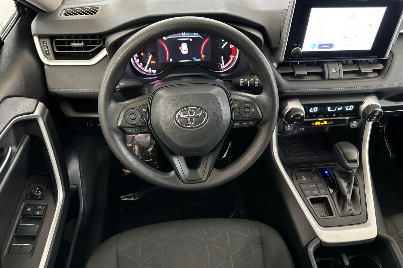2024 Toyota RAV4 XLE 14