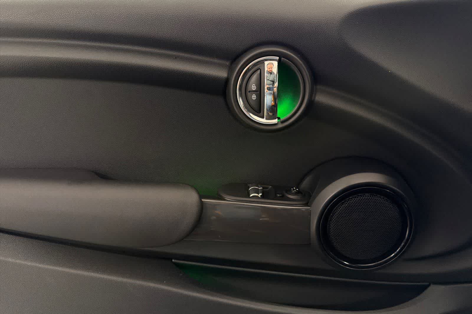 Thumbnail: 2016 MINI Cooper Hardtop - 12