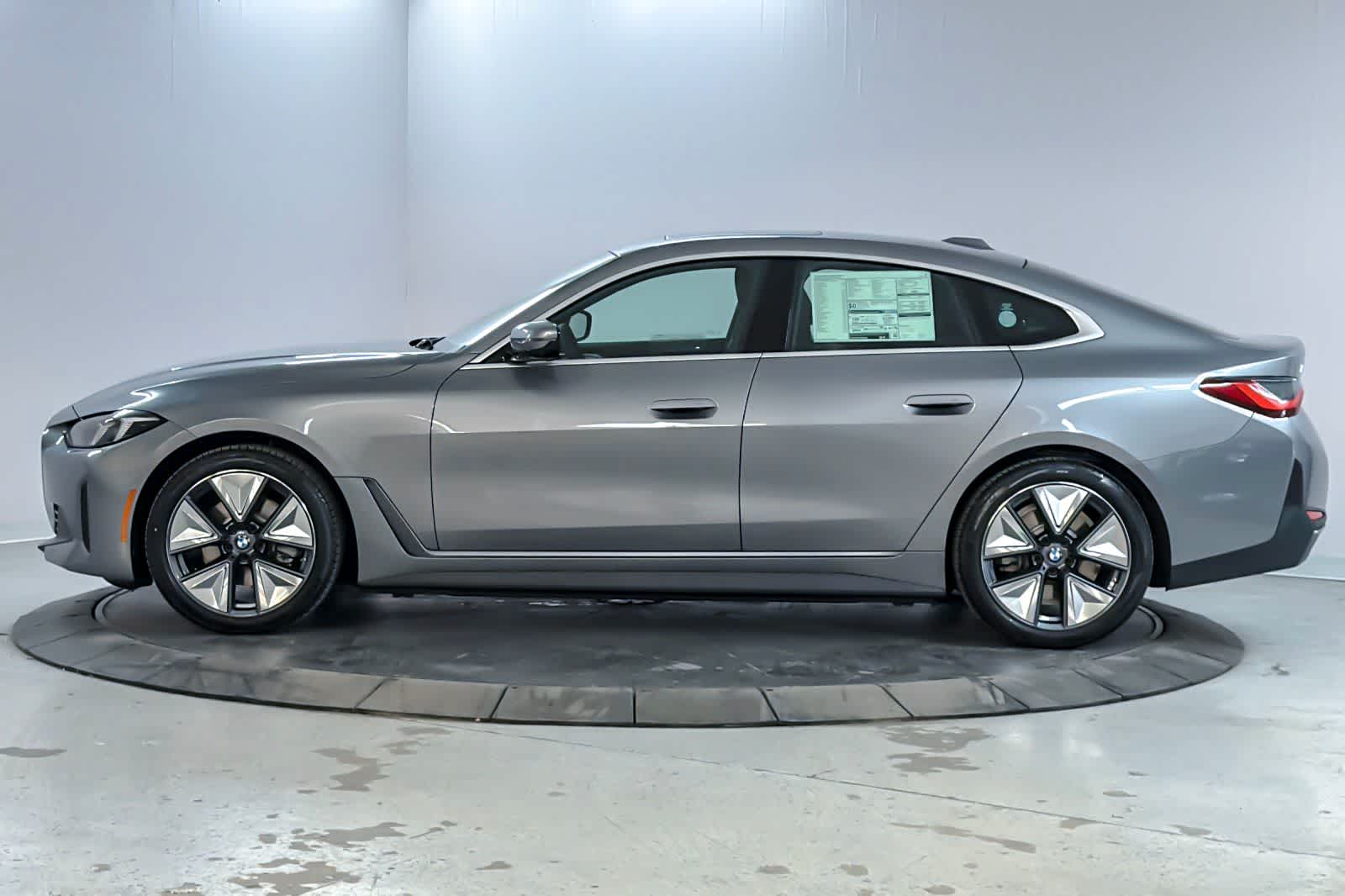 Thumbnail: 2026 BMW i4 - 5