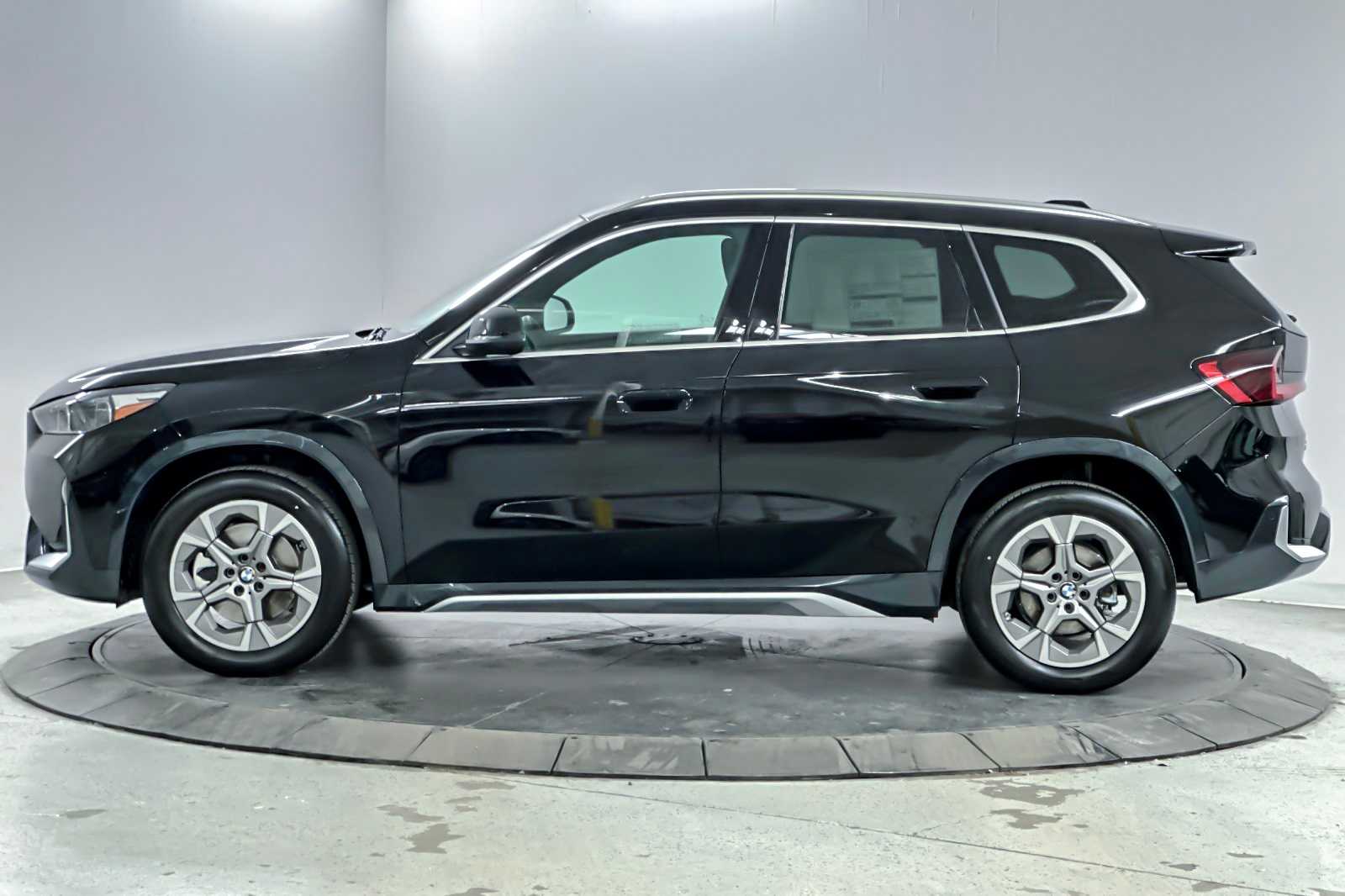 Thumbnail: 2026 BMW X1 - 5