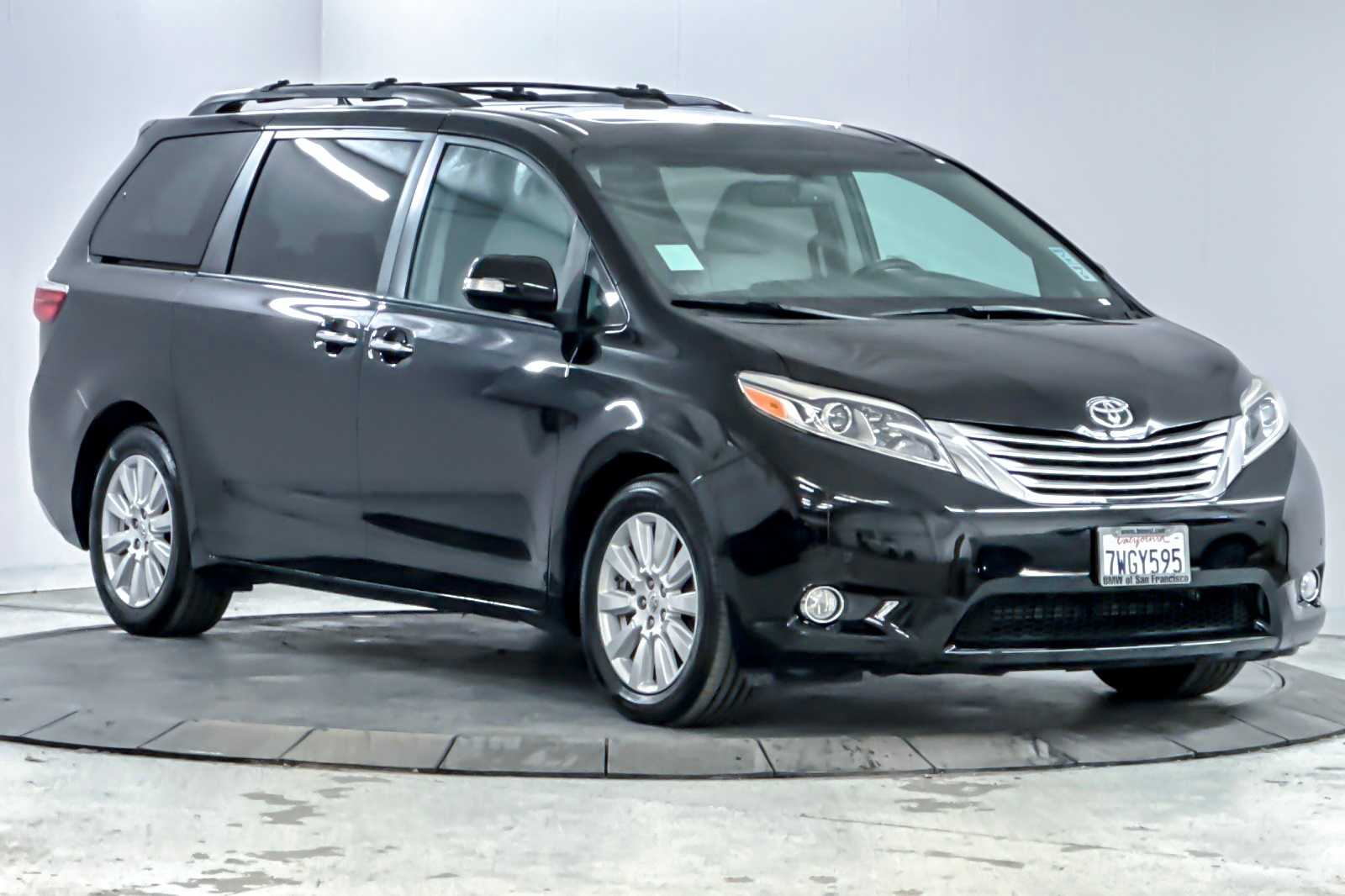 Thumbnail: 2017 Toyota Sienna - 9