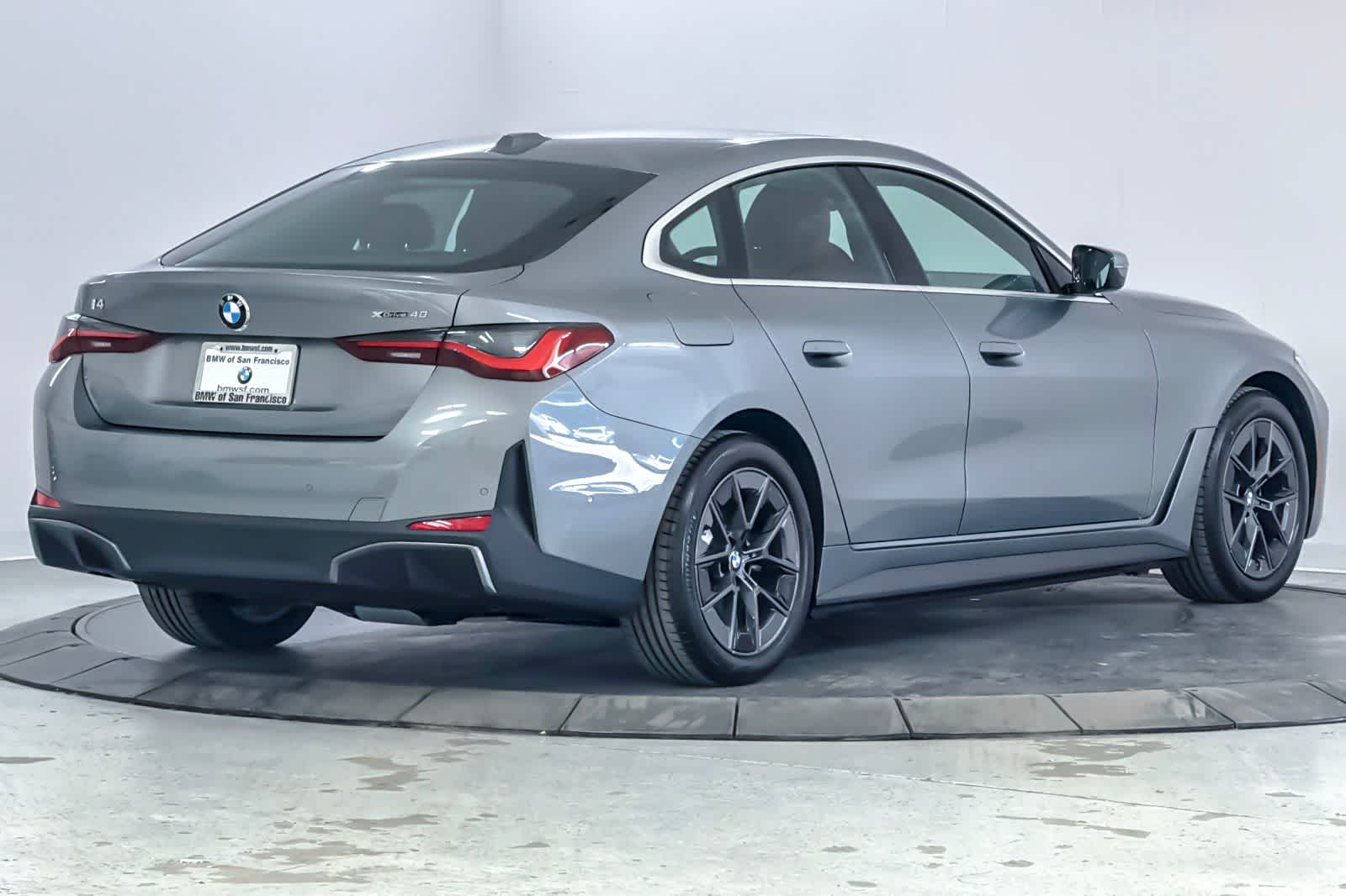 Thumbnail: 2026 BMW i4 - 2
