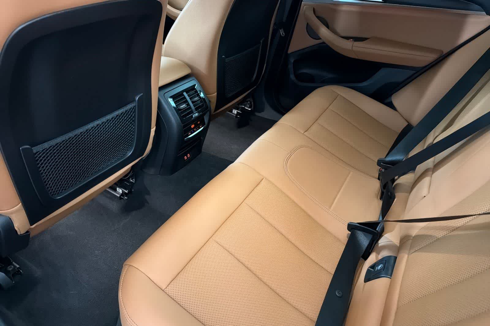 Thumbnail: 2023 BMW X4 - 4