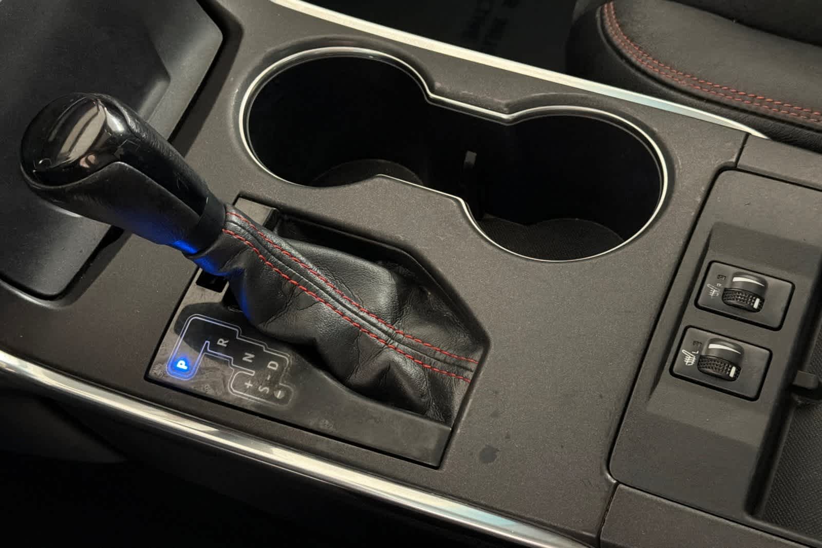 Thumbnail: 2016 Toyota Camry - 20