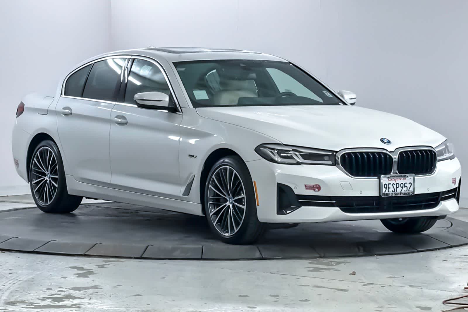 Thumbnail: 2023 BMW 5 Series - 9