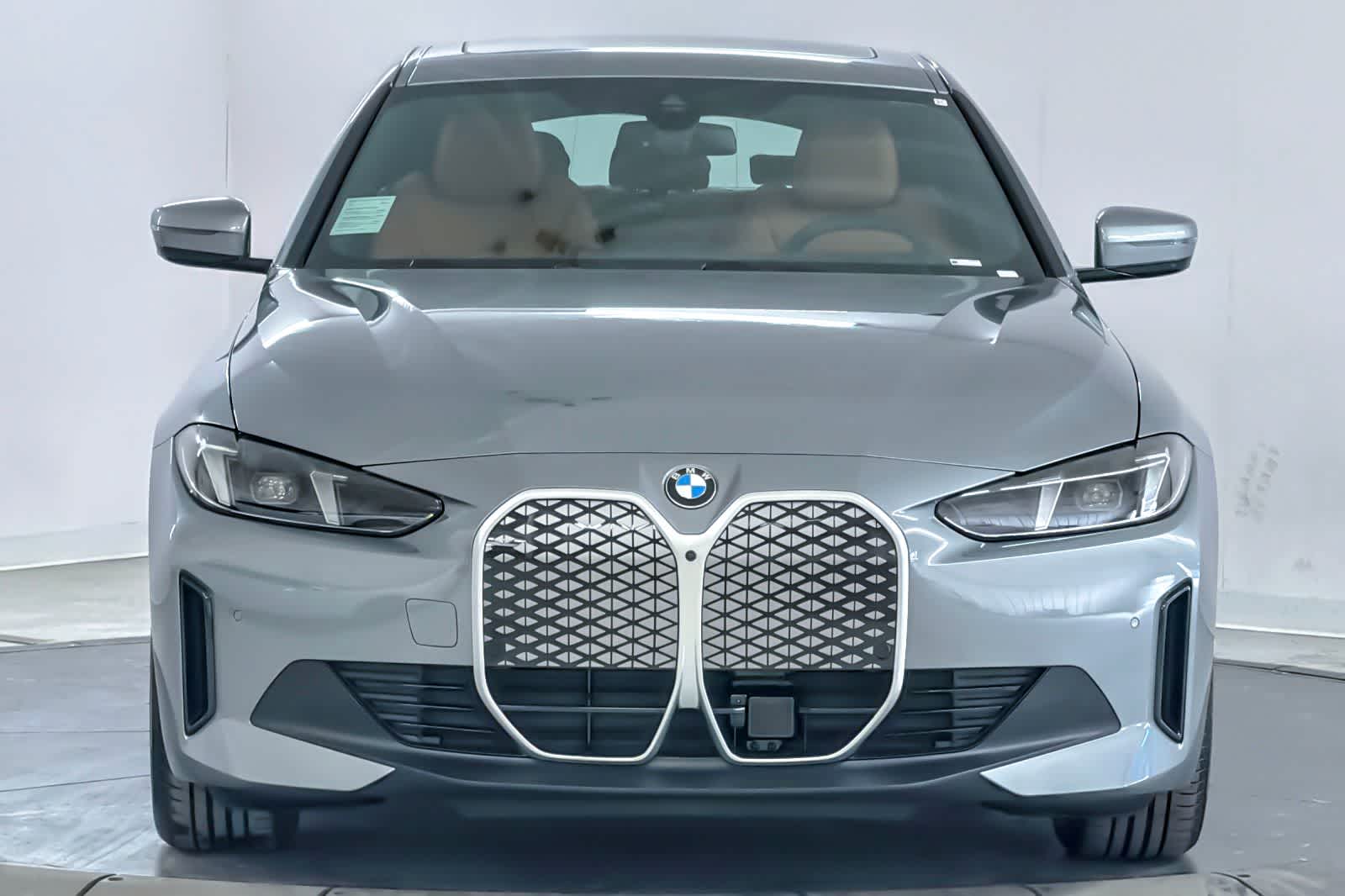 Thumbnail: 2026 BMW i4 - 10