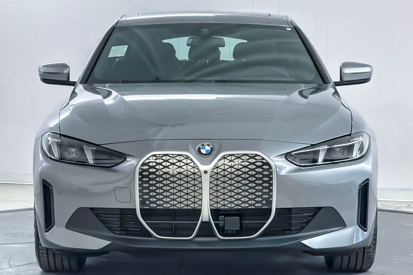 Thumbnail: 2026 BMW i4 - 10