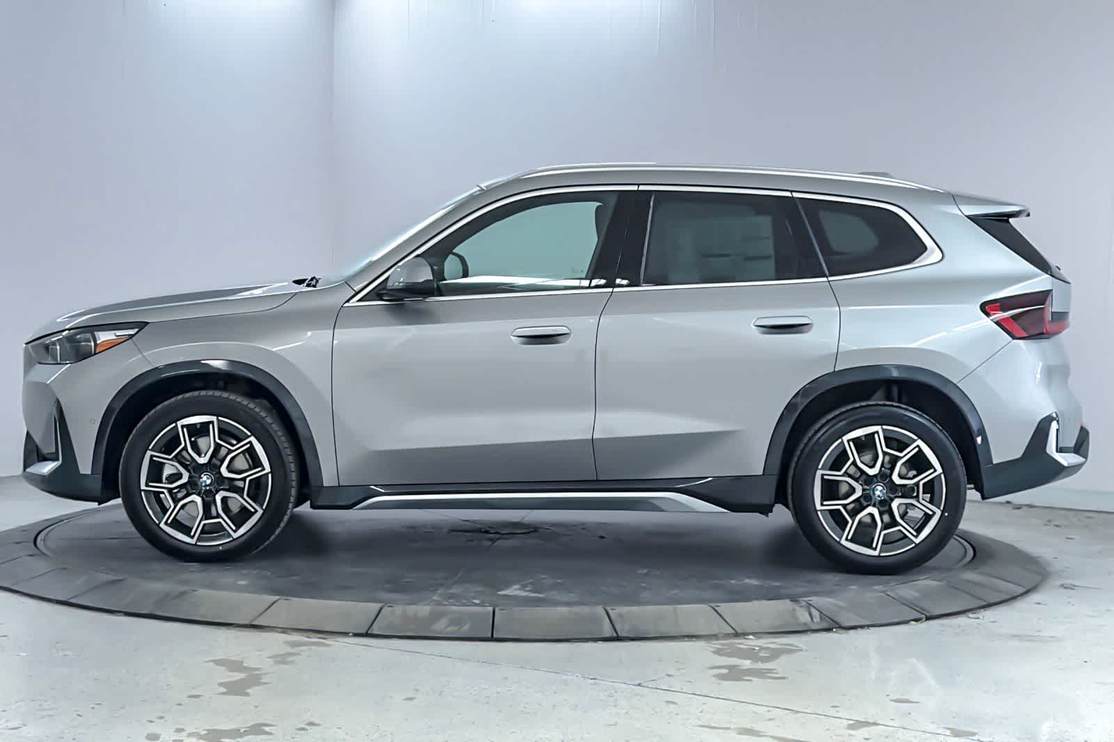 Thumbnail: 2026 BMW X1 - 5