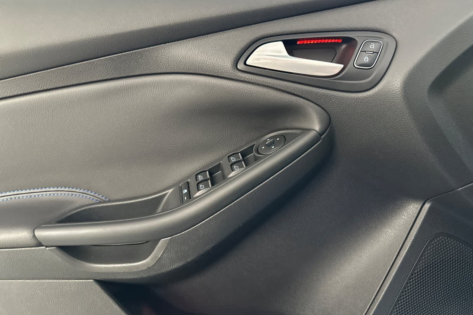 Thumbnail: 2017 Ford Focus - 12