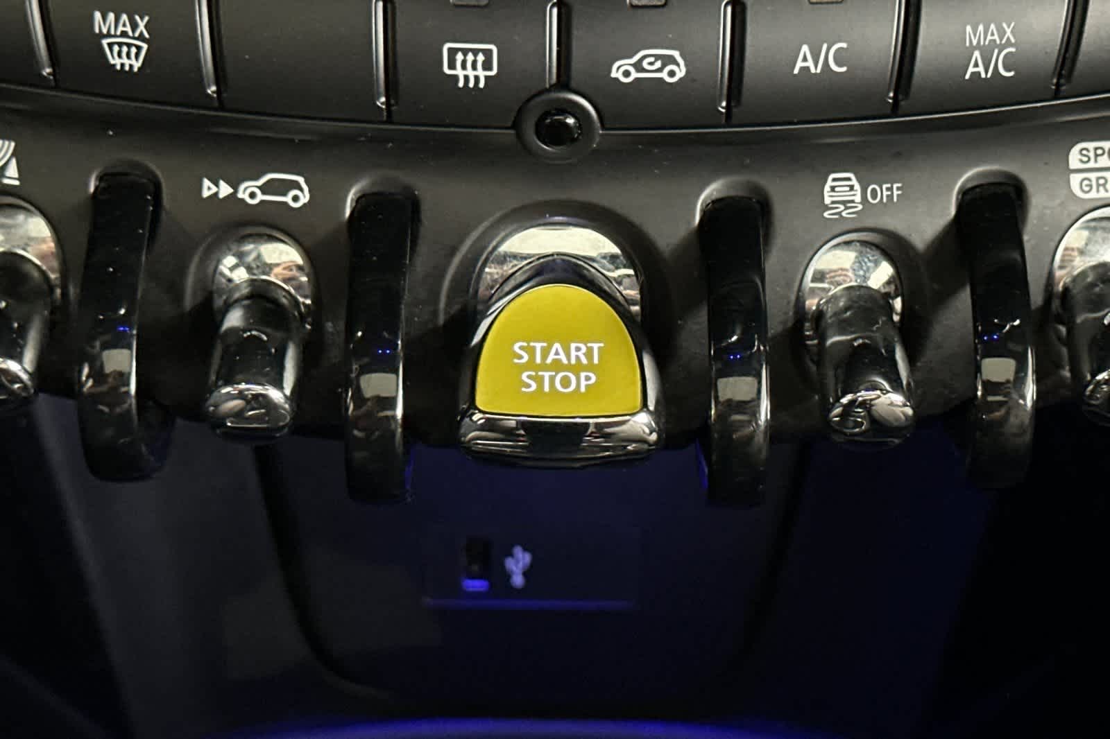 Thumbnail: 2021 MINI Cooper Hardtop - 23