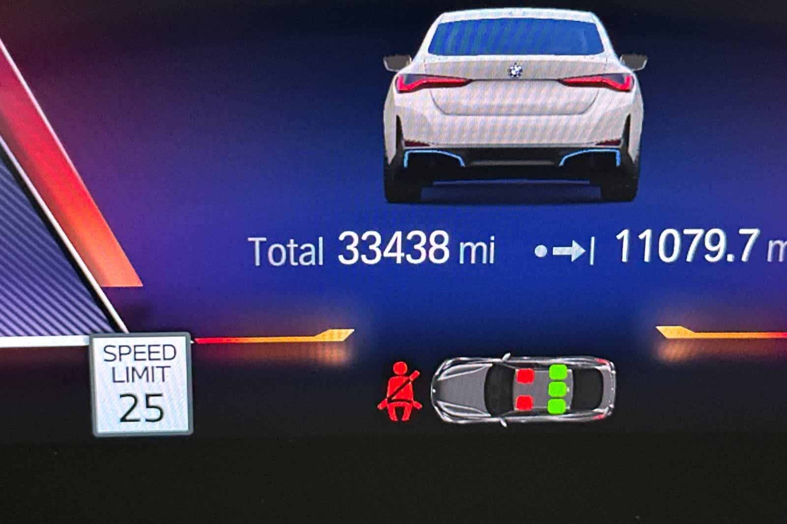 Thumbnail: 2022 BMW i4 - 25