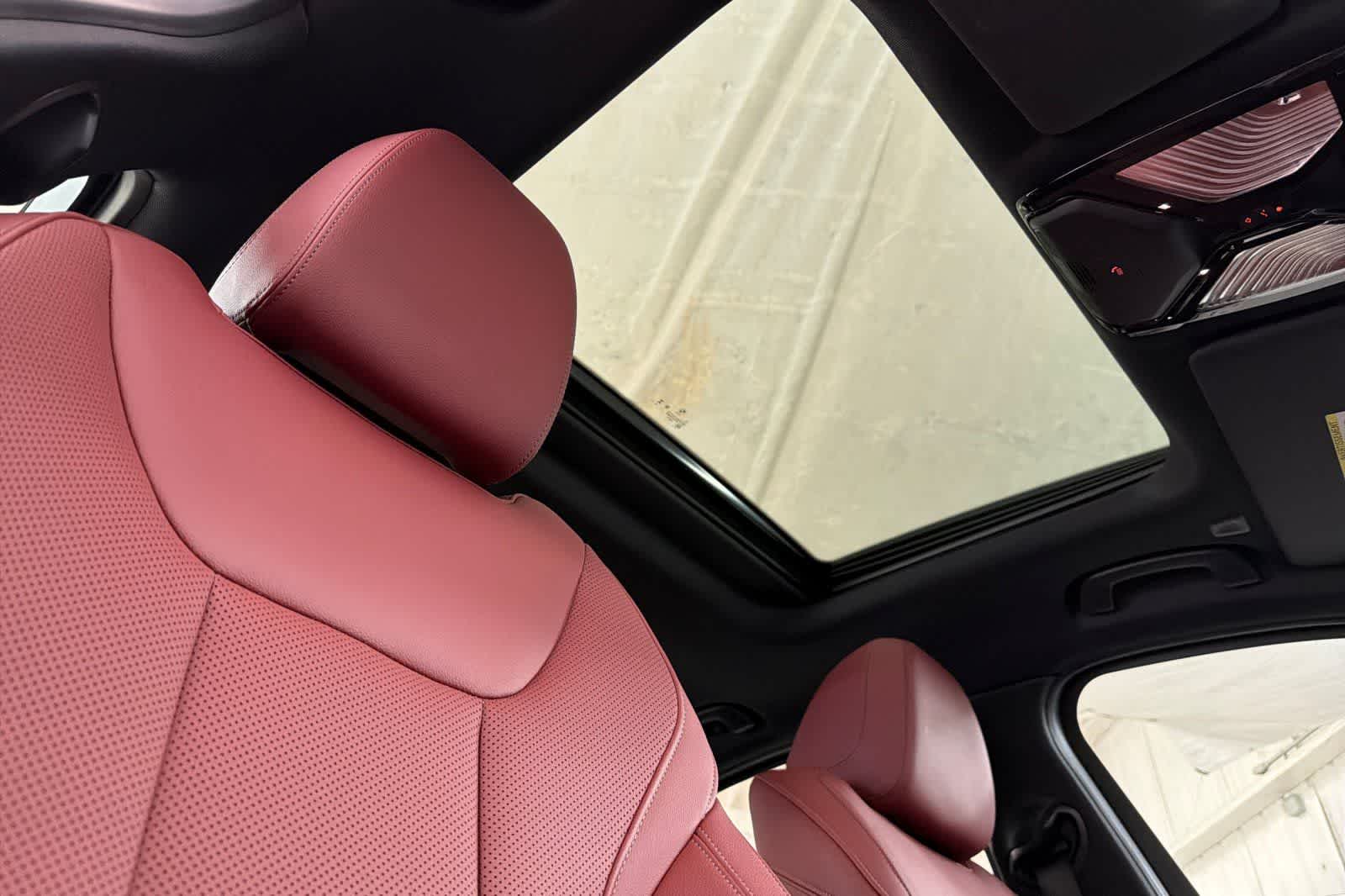 Thumbnail: 2025 BMW 3 Series - 16