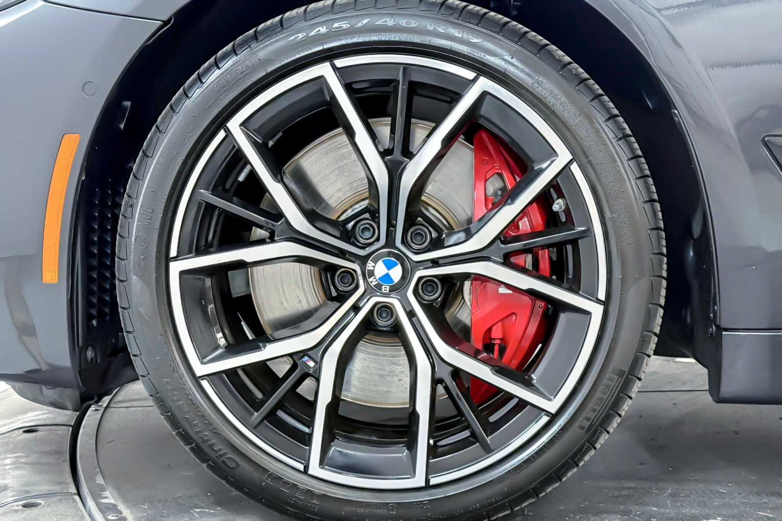 Thumbnail: 2023 BMW 5 Series - 26