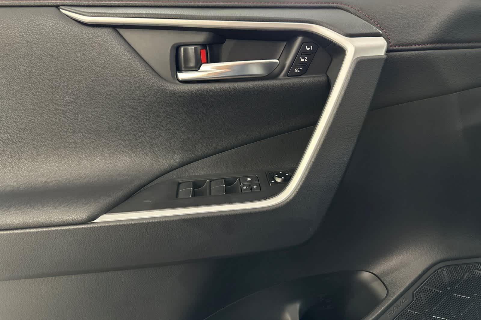 Thumbnail: 2021 Toyota RAV4 - 12