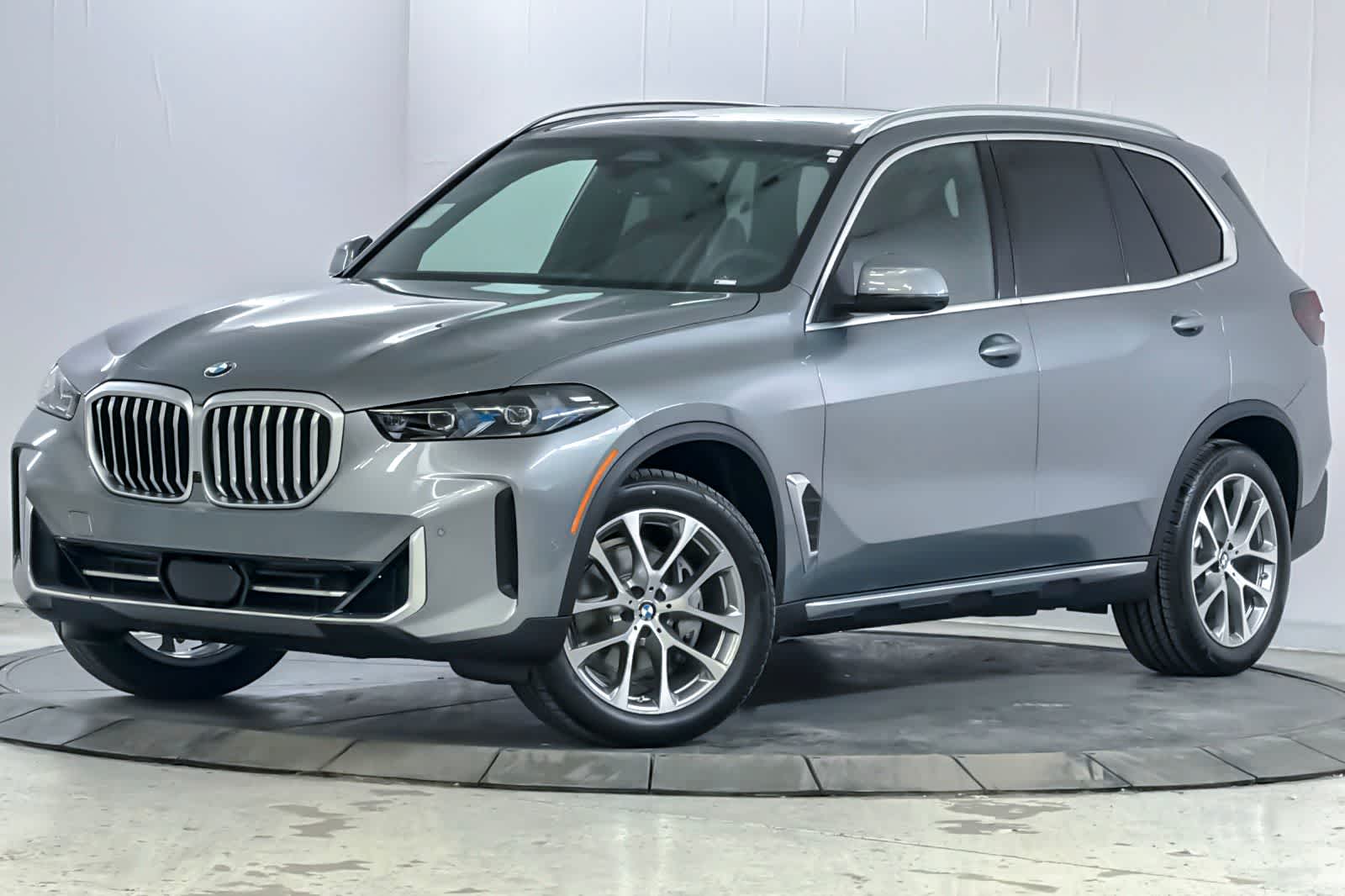Thumbnail: 2026 BMW X5 - 1