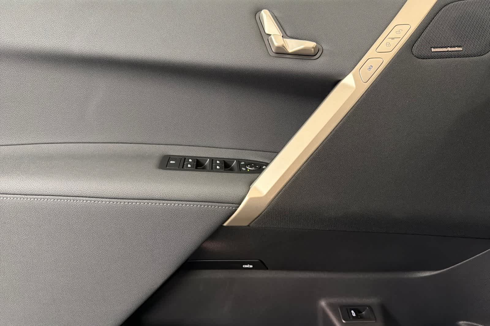 Thumbnail: 2026 BMW iX - 12