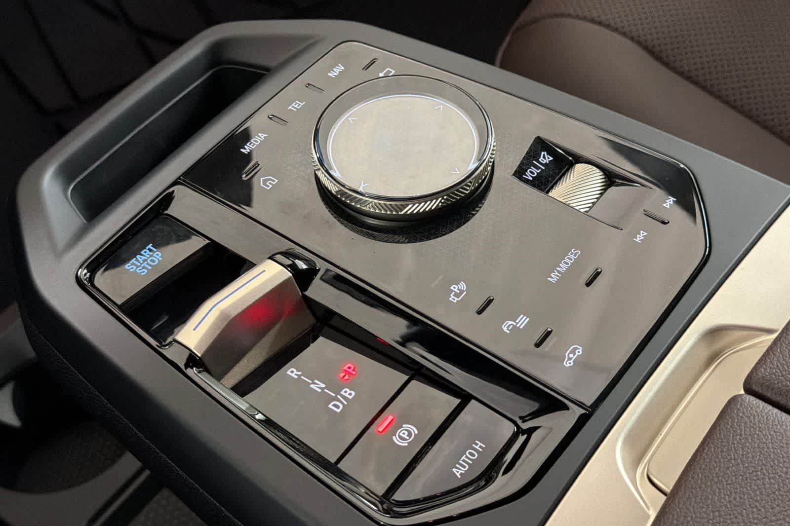 Thumbnail: 2026 BMW iX - 22