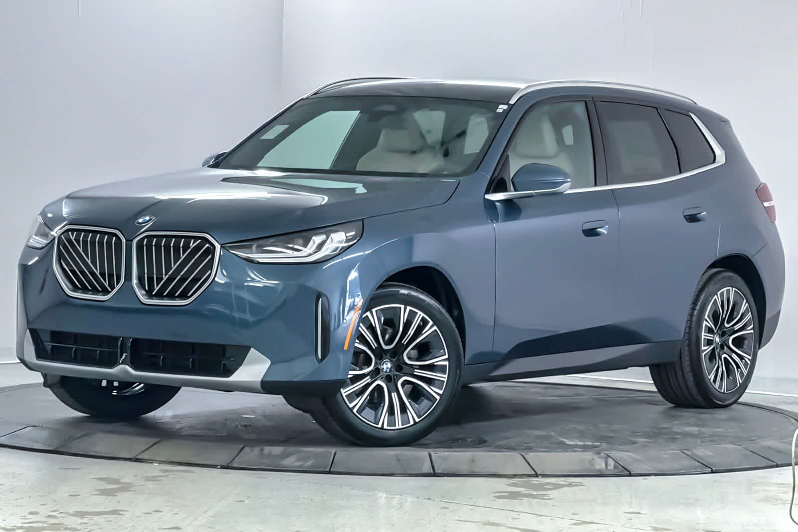Thumbnail: 2026 BMW X3 - 1