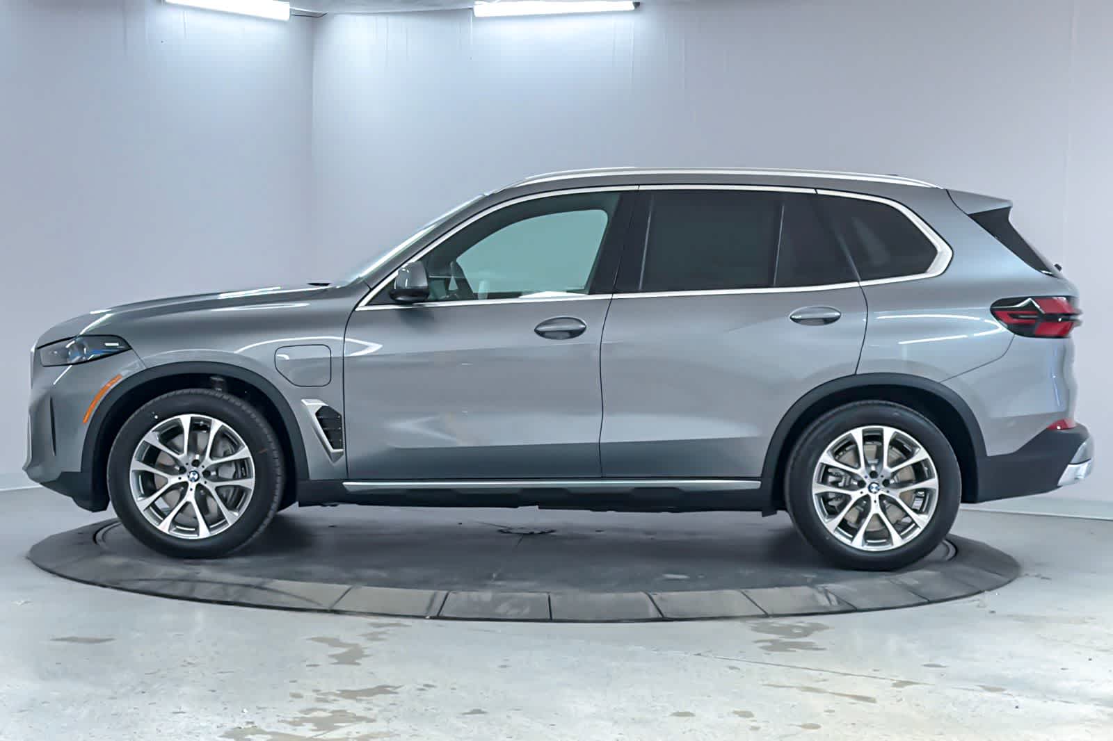 Thumbnail: 2026 BMW X5 - 5