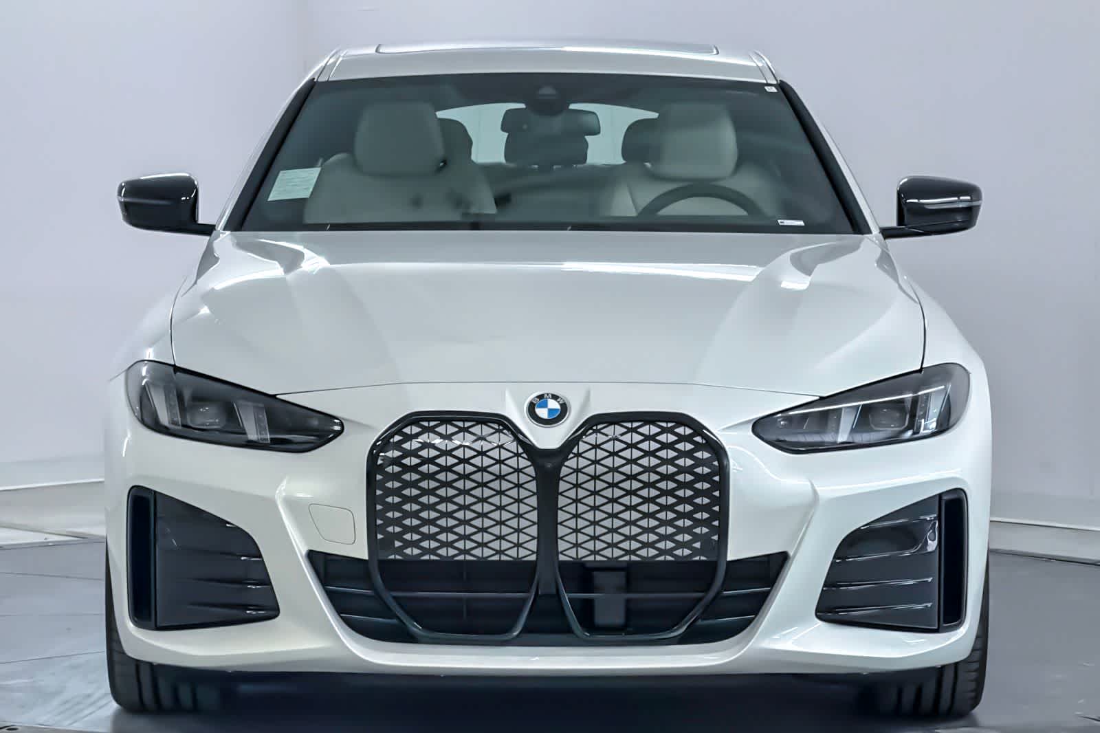 Thumbnail: 2026 BMW i4 - 10