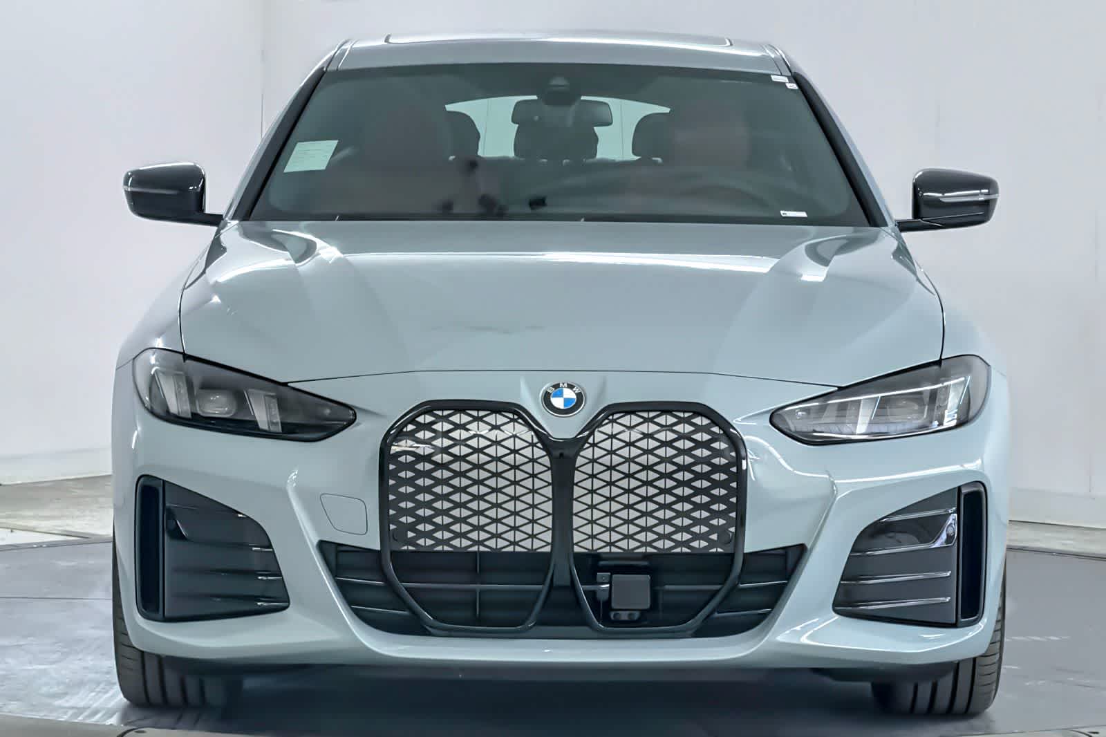 Thumbnail: 2026 BMW i4 - 10