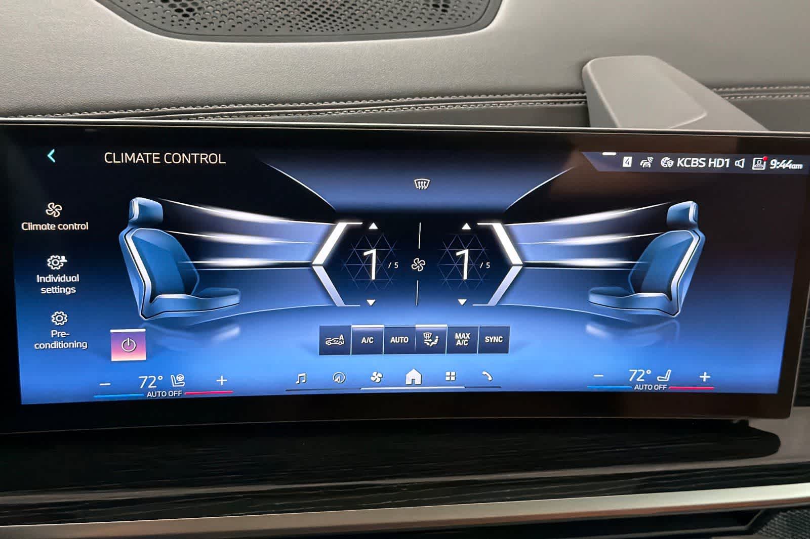 Thumbnail: 2027 BMW X7 - 21