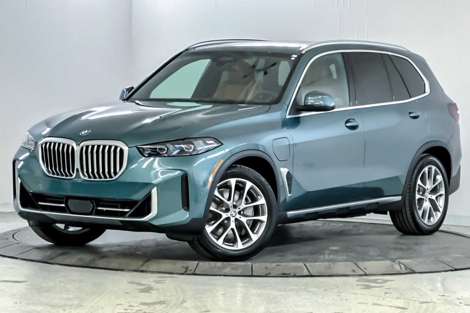 Thumbnail: 2026 BMW X5 - 1
