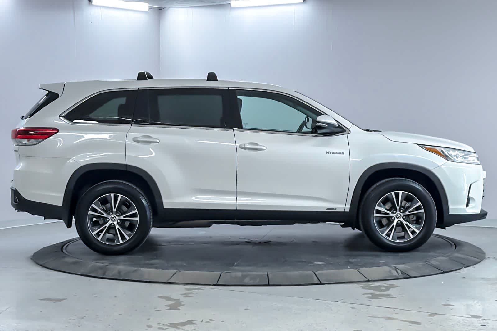 Thumbnail: 2019 Toyota Highlander - 8