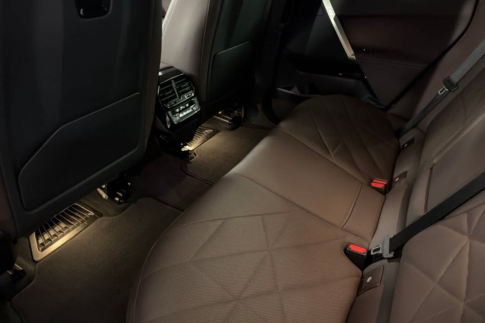 Thumbnail: 2023 BMW iX - 4