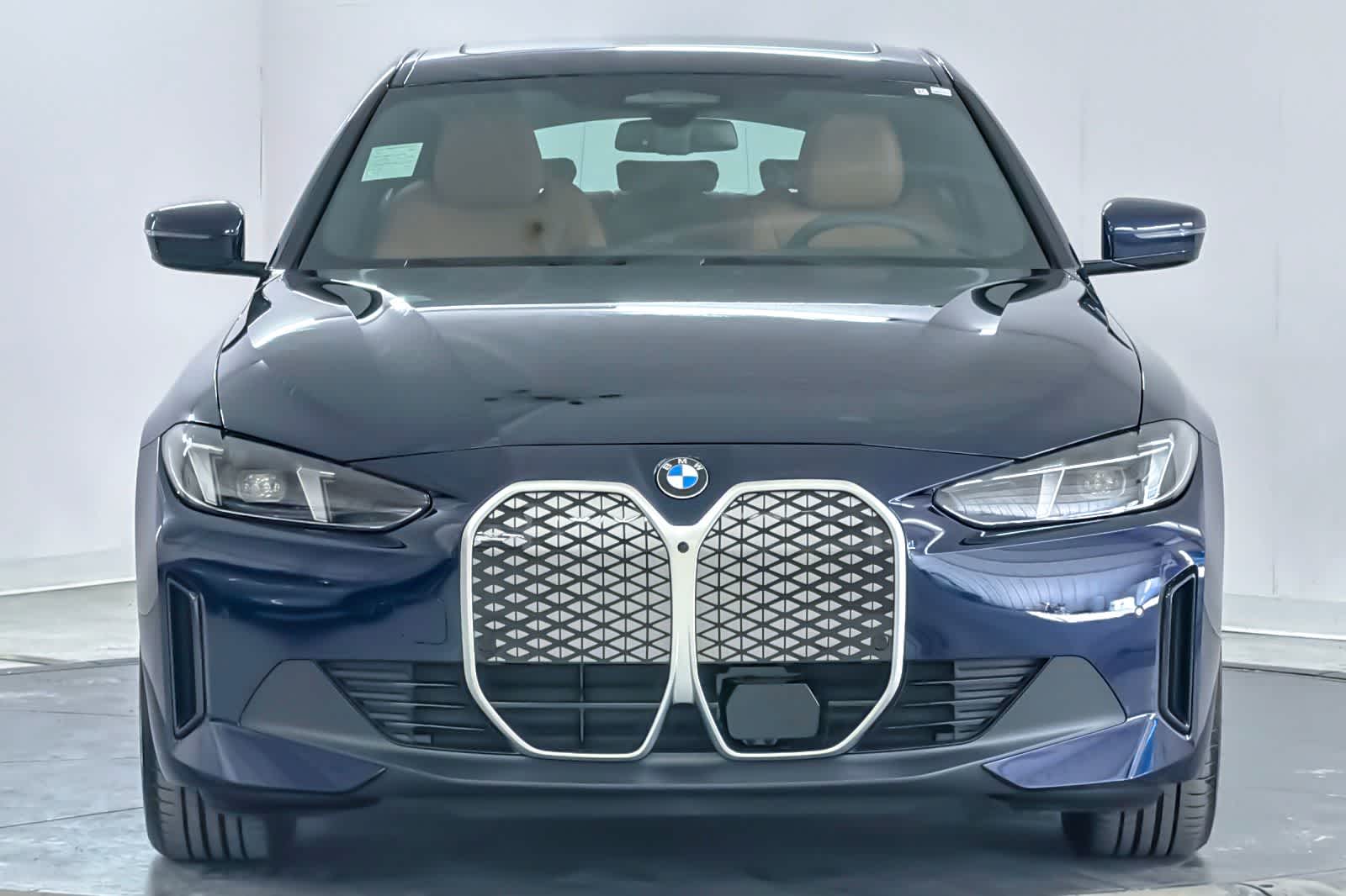 Thumbnail: 2026 BMW i4 - 10