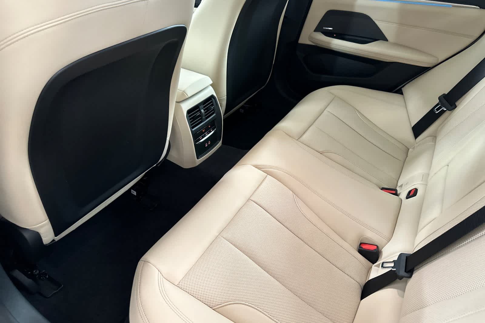 Thumbnail: 2025 BMW i4 - 4