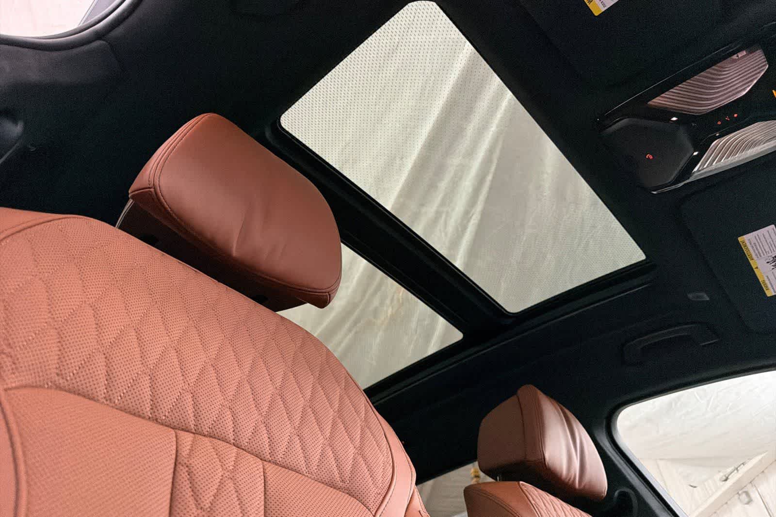 Thumbnail: 2027 BMW X7 - 17