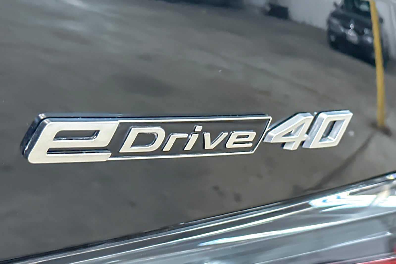 Thumbnail: 2025 BMW i4 - 27