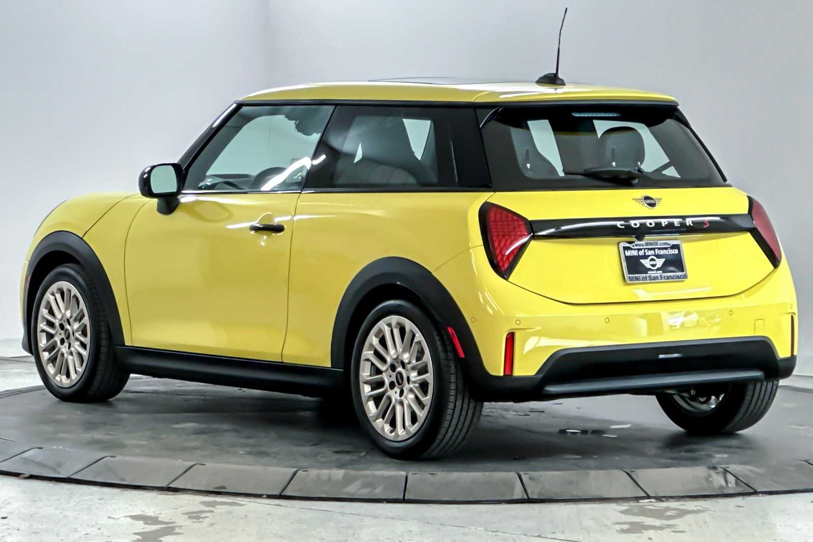 Thumbnail: 2025 MINI Cooper Hardtop - 6