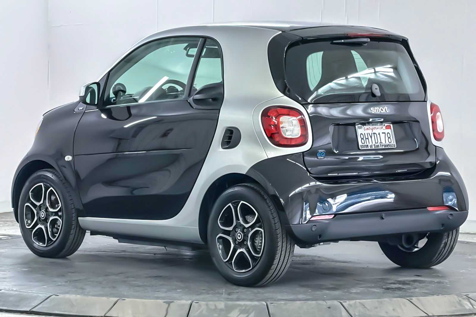 Thumbnail: 2018 smart fortwo - 5