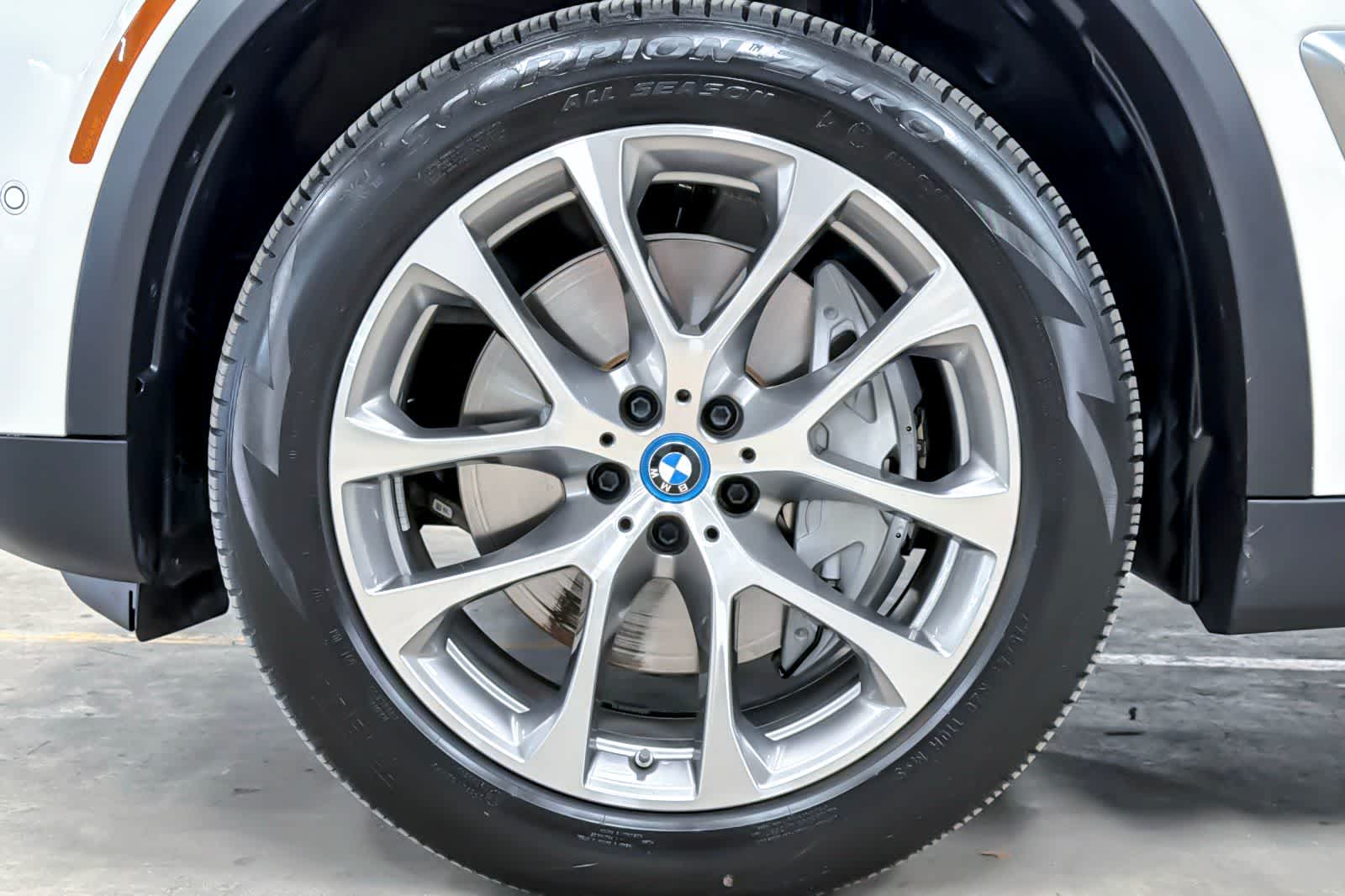 Thumbnail: 2024 BMW X5 - 27