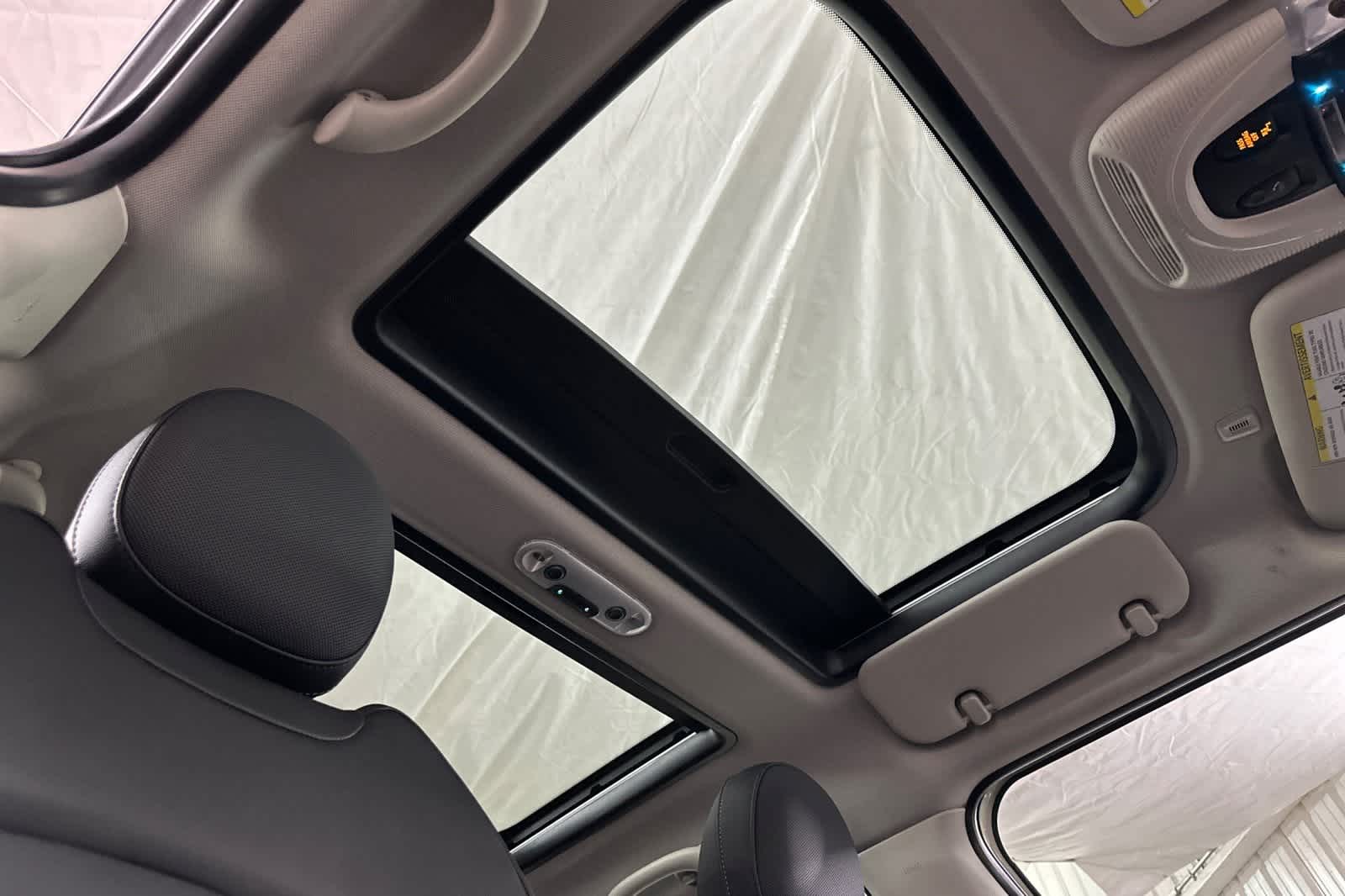 Thumbnail: 2023 MINI Cooper Hardtop - 17