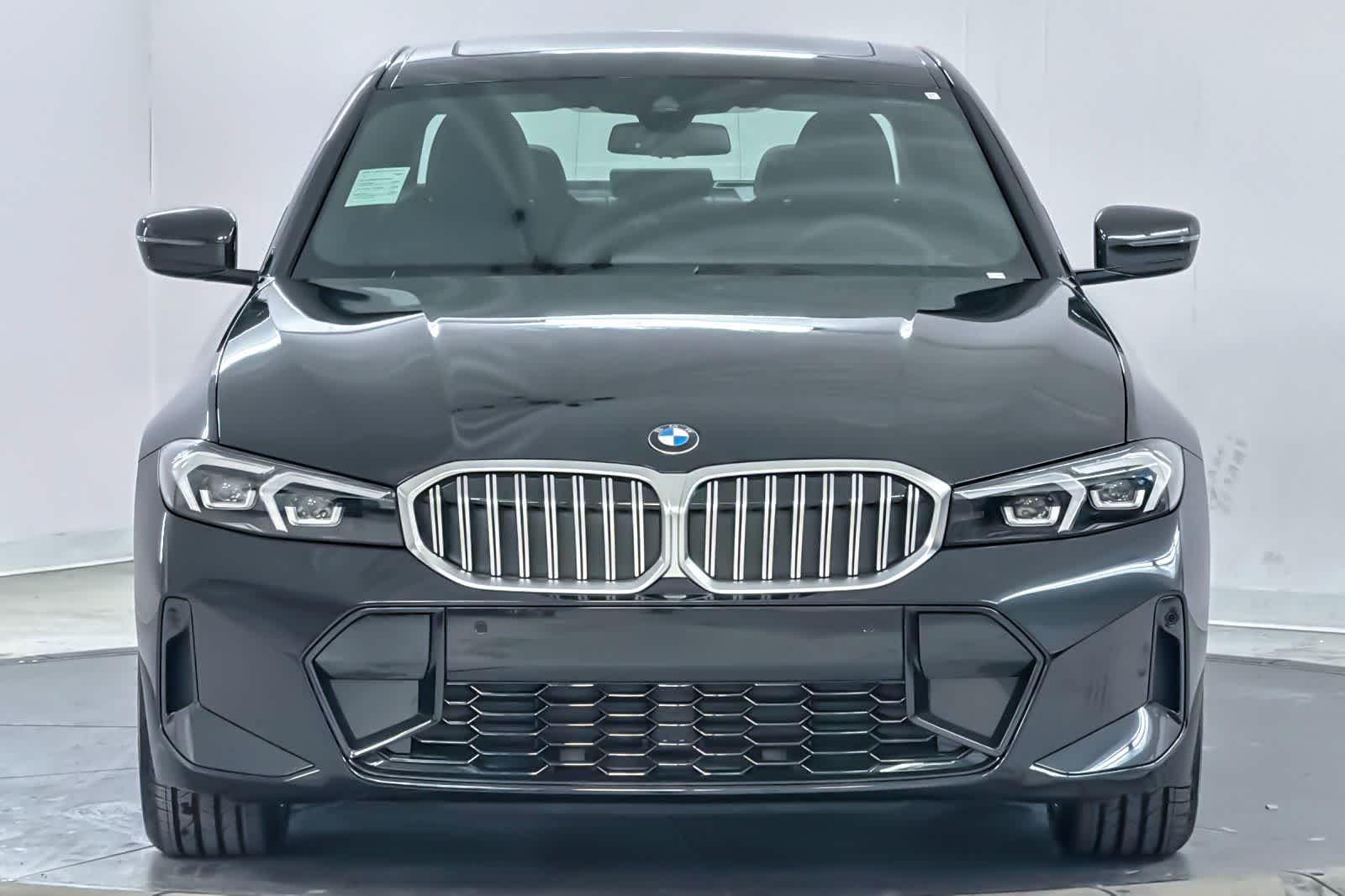Thumbnail: 2026 BMW 3 Series - 10