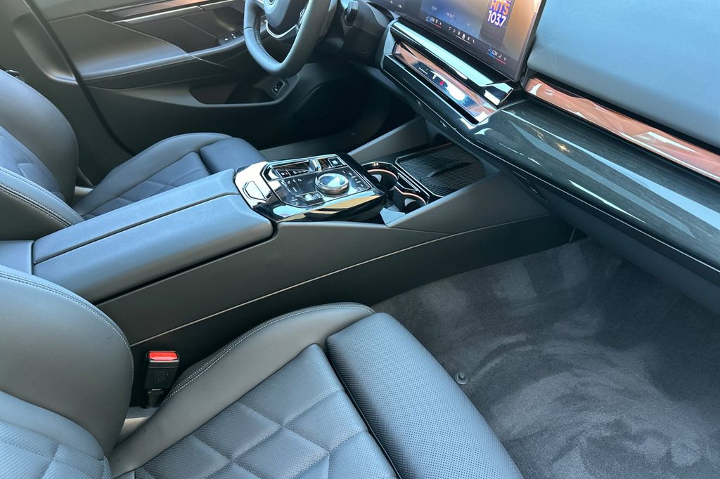 2024 BMW i5 40 - Photo 15
