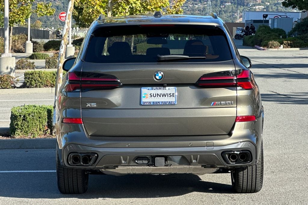 2026 BMW X5 M60i - Photo 6