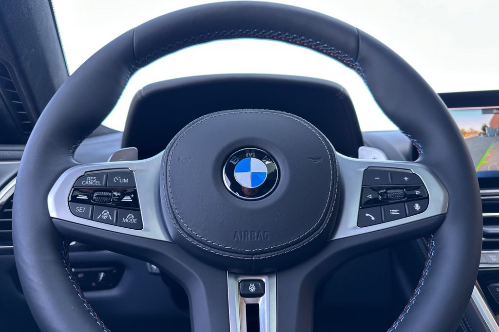 2026 BMW 8 Series M850i - Photo 20