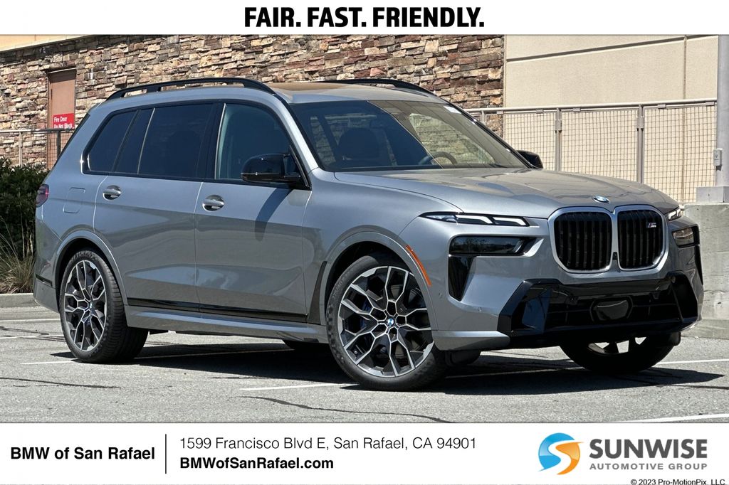 2025 BMW X7 M60i's photo