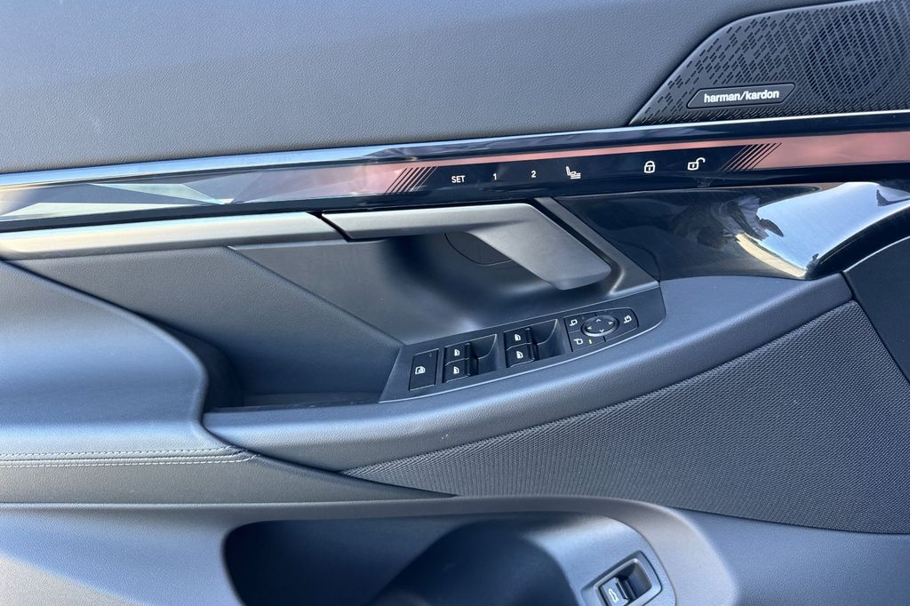 2024 BMW i5 40 - Photo 11